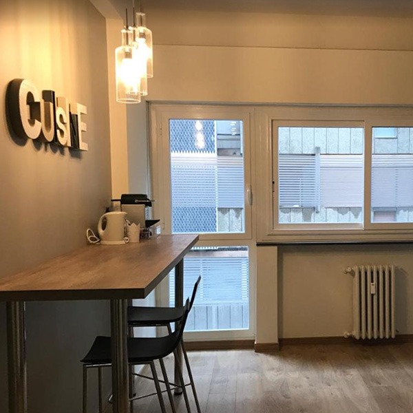 70'S LUXURY CAVOUR logo